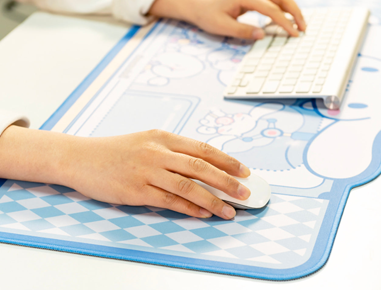 Cinnamoroll Crane Machine Kawaii XL Gaming Mousepad Desk Mat